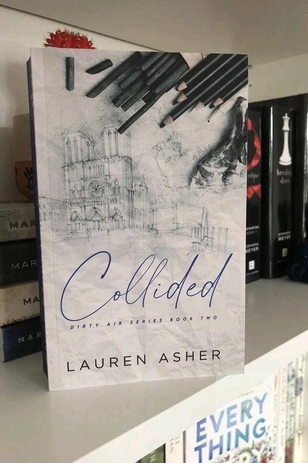 برخورد کرد | Collided