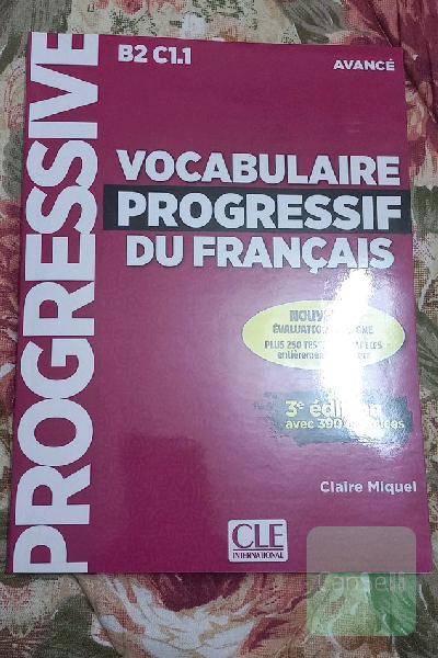 vocabulaire progressif du français کتاب لغت فرانسه